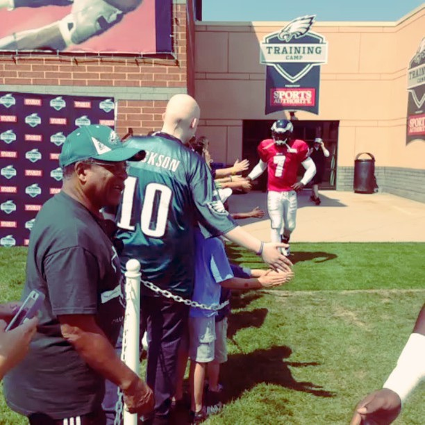 Your Philadelphia starting QB Michael Vick taking the field.