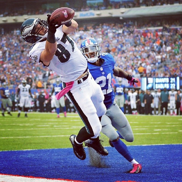 The wrap up the 2014 regular season with a trip up the New Jersey Turnpike for a Week 17 matchup with the New York #Giants.